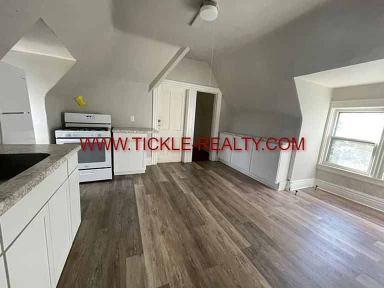 185 Park Ave — Photo 2