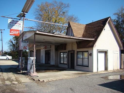 2nd image of 910 Highway 67 S