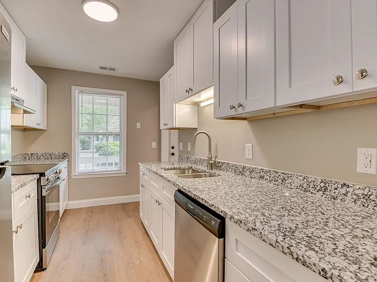 100 Kelly Dr SW — Photo 16