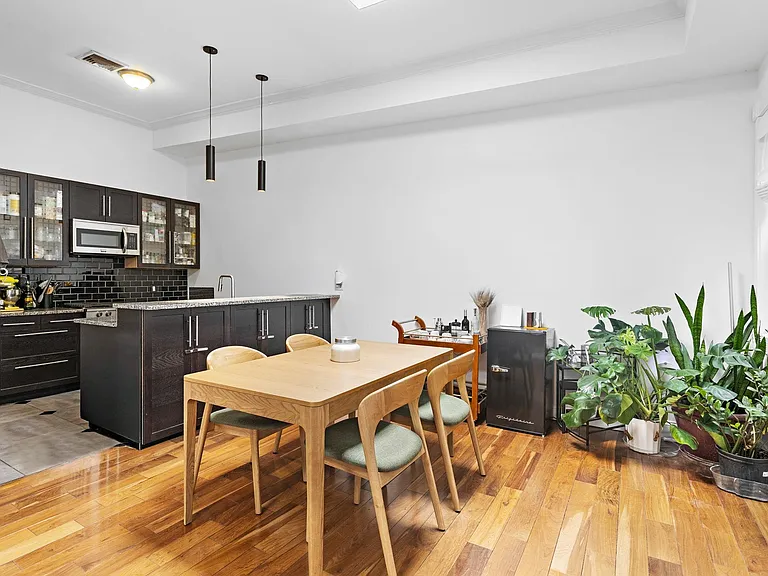 65 Webster Ave #3 — Photo 7
