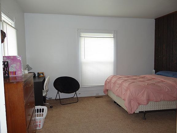 2nd image of 148 Oakwood Ave