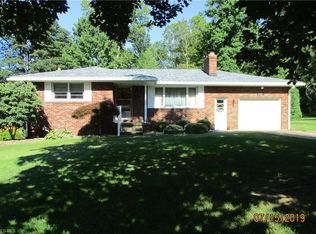 121 Woodland Dr, New Middletown, OH 44442