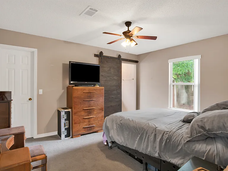1059 Antigua Cir — Photo 12