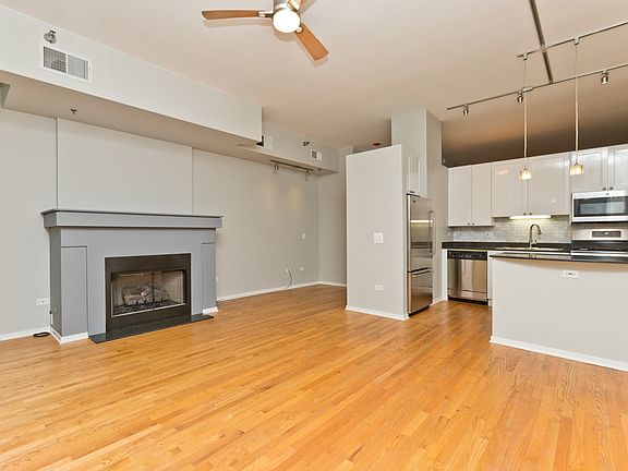 2nd image of 1201 W Adams St APT 709
