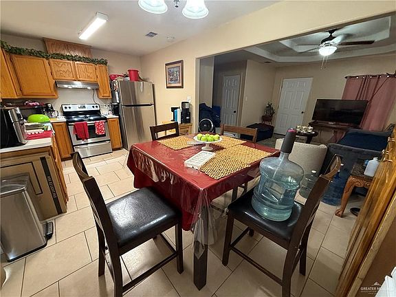 5th image of 1416 E Kennedy Ave