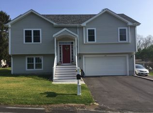 154 Sandy Point Rd, Somerset, MA 02726