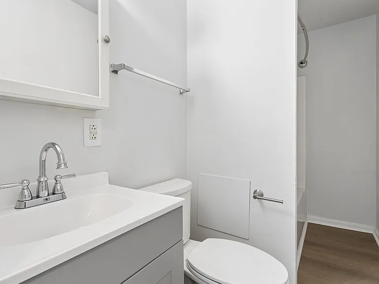 11 Woodhaven Rd — Photo 18
