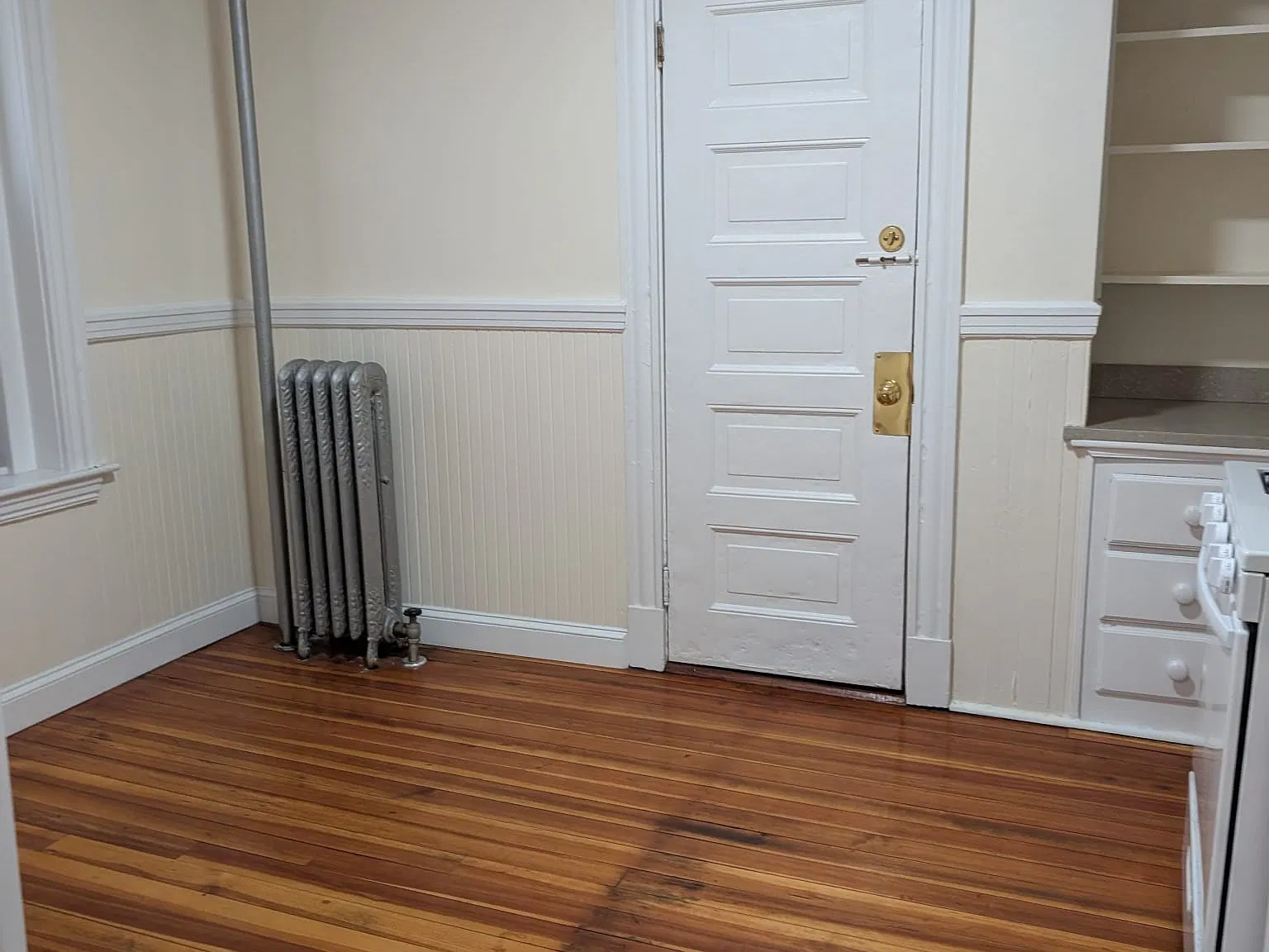 2 bed, 100 sqft, $1,600 — Photo 3