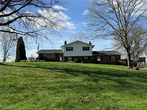 8754 Lynnett St NE, Alliance, OH 44601