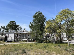 202 Castlebury Ln, Hubert, NC 28539