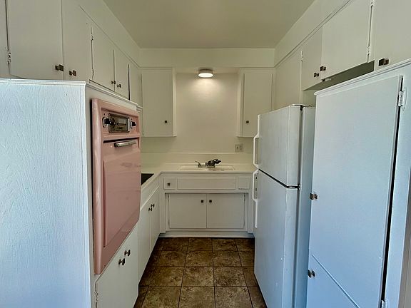 5th image of 6100 Primrose Ave #5