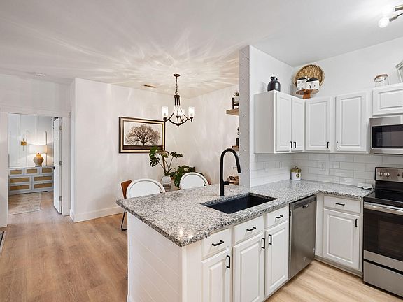 2nd image of 1600 Long Grove Dr Unit 725