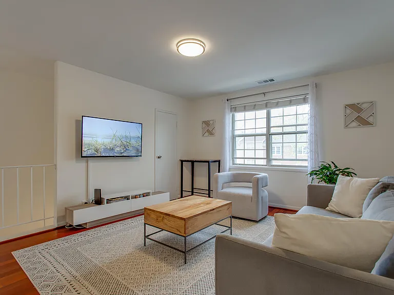 2707 S Walter Reed Dr #B — Photo 7