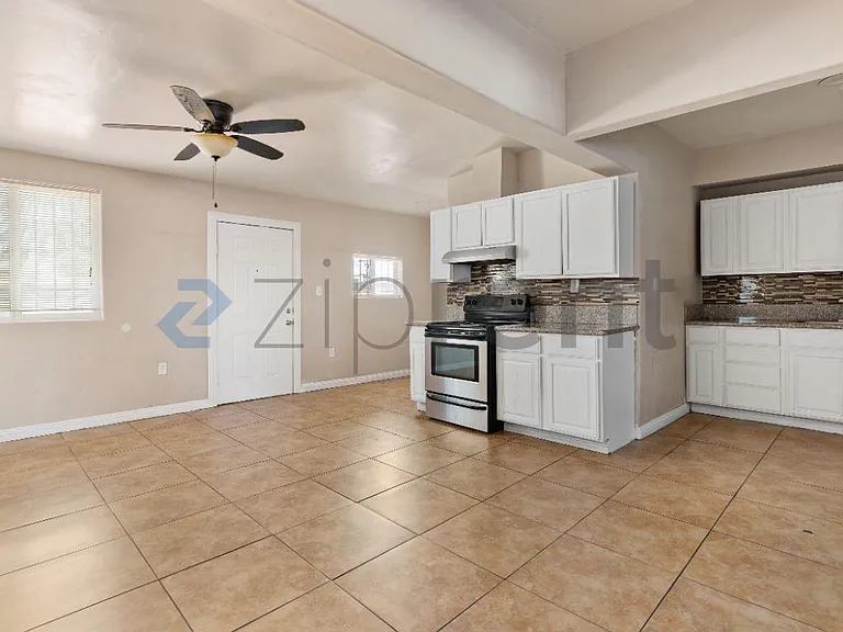 1209 H St — Photo 7
