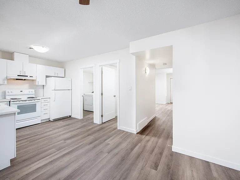 180 Bridgeport Blvd — Photo 11