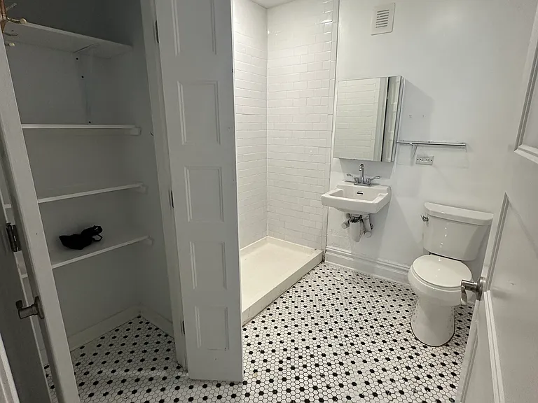 331 Baldwin Ave #1A — Photo 2