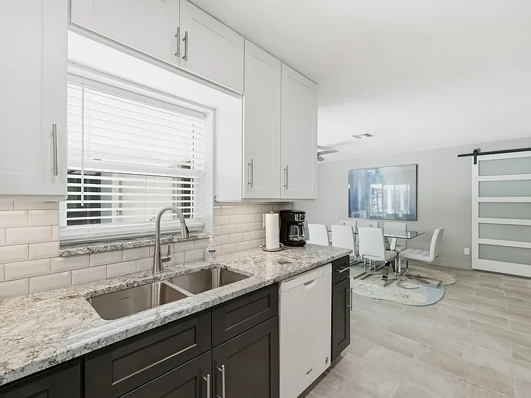 1555 Wyn Cove Dr — Photo 11