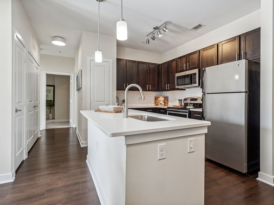 1st image of 2019 Barclay Pl #2-207