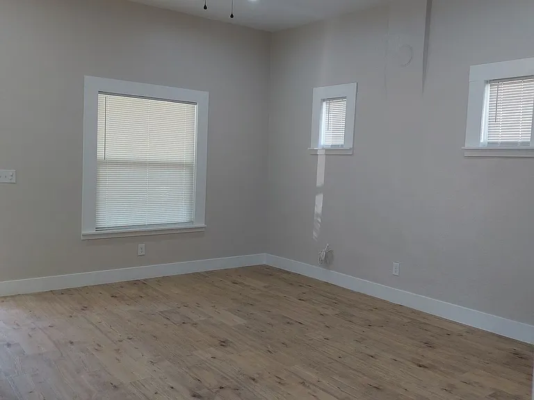 2414 San Diego Ave — Photo 21