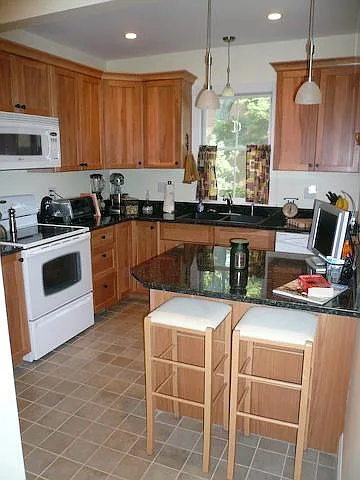 377 Essex St #B — Photo 6