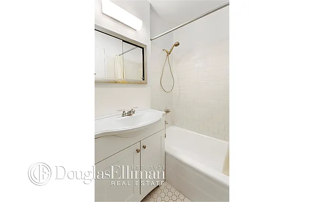 Rented by Douglas Elliman | media 7