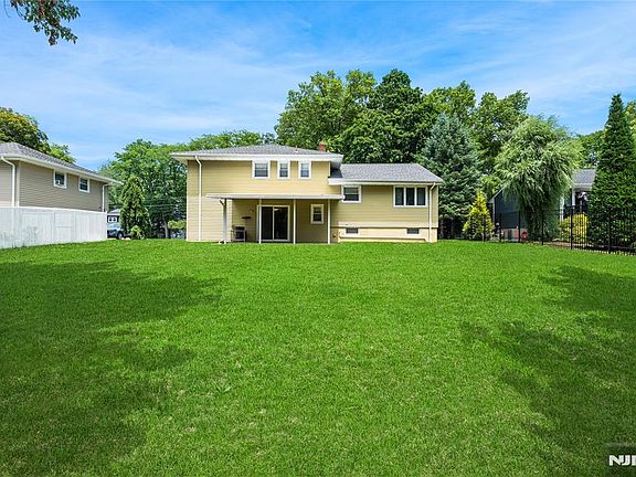 5th image of 13 Lake Dr