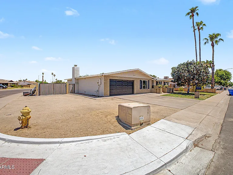 10217 N 37th Ave — Photo 3
