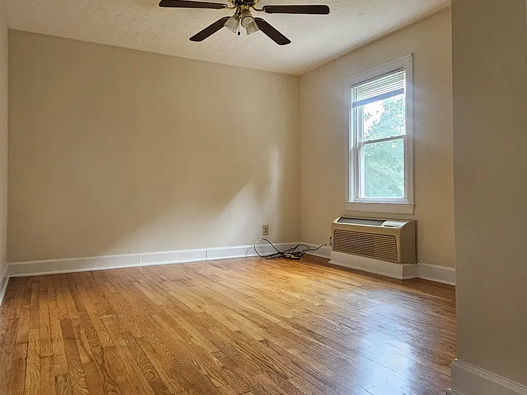 308 Barnes Mill Rd #B — Photo 6