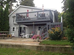 14517 N Shore Dr, Valders, WI 54245