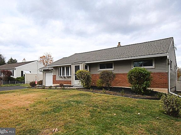 4th image of 532 Sherwood Ln