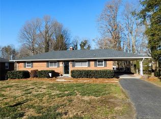 3235 Ruxton Dr, Walkertown, NC 27051