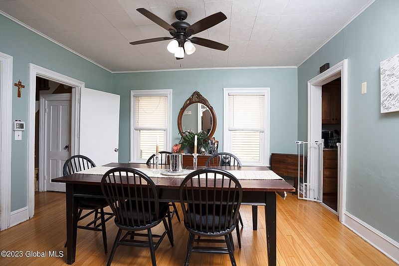 4th image of 4 Aiken Avenue
