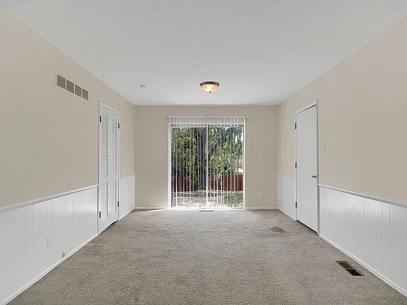 5th image of 18 Kingsbrook Ln