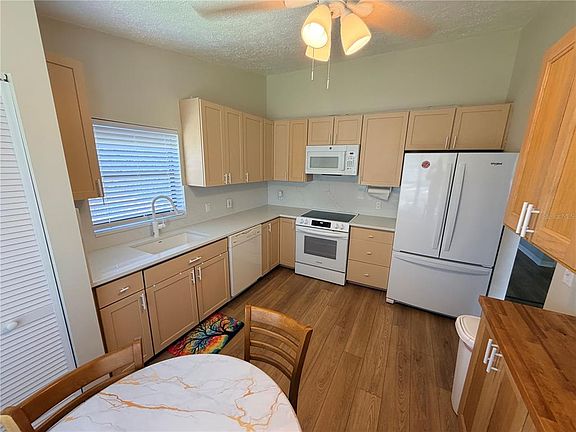 3rd image of 7705 Forest Trl APT 5