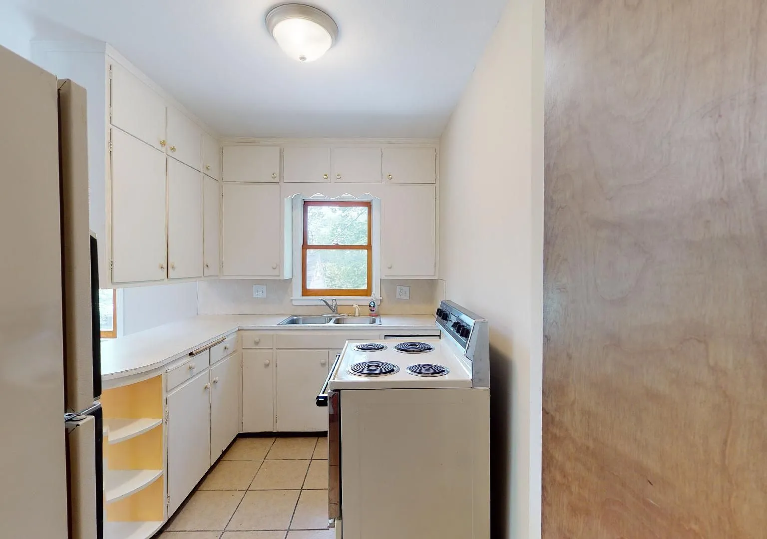Walk to ISU Washer/Dryer 3 Large Bedrooms Only $450/person * Available Immediately — Photo 4