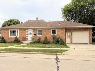 1812 Division St, Manitowoc, WI 54220