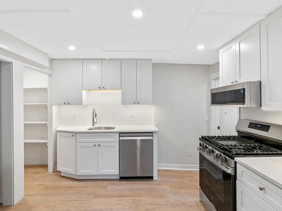 29 Addison St #1R