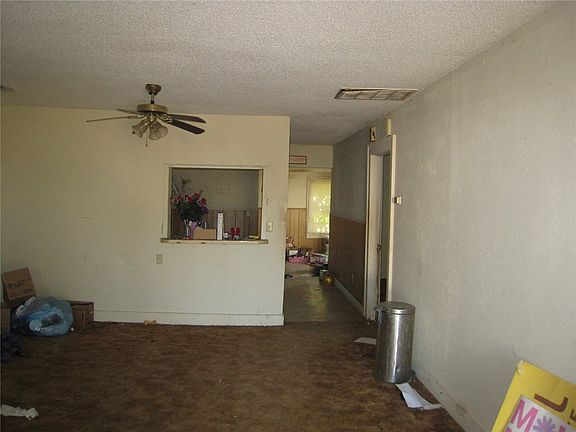 3rd image of 1220 S Okfuskee Ave