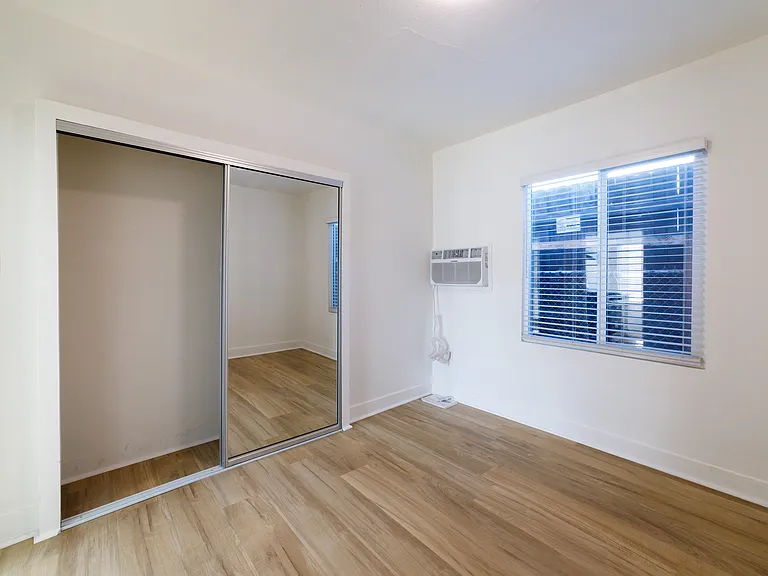 1610 Kearney St — Photo 12