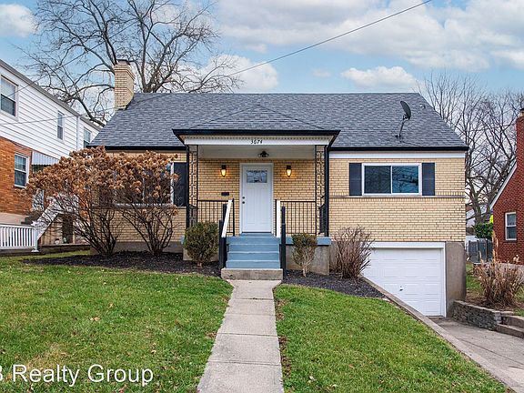 2nd image of 3674 Moonridge Dr