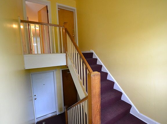 2nd image of 6709 N Seeley Ave #2N