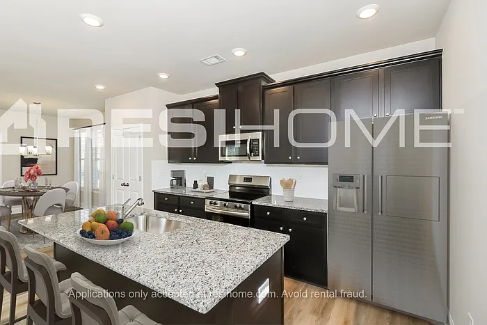 4 bed, 2.5 bath, 2116 sqft, $2,635 — Photo 4