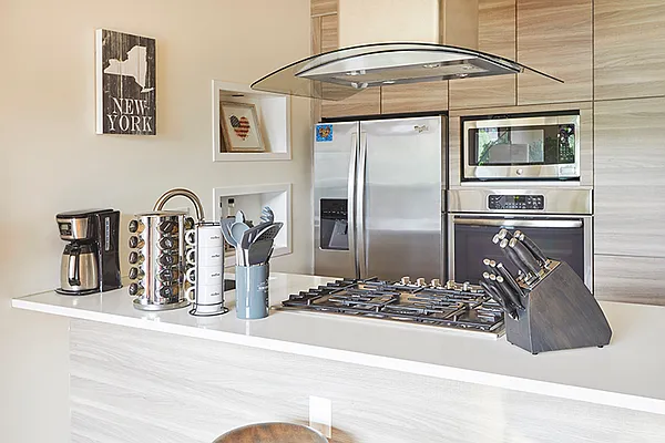 Rented by SERHANT. | media 3