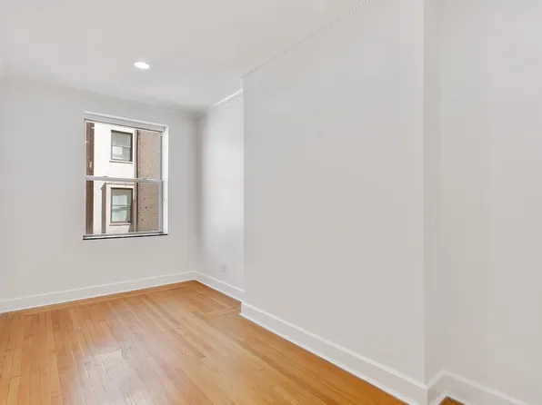 9 East 62nd Street image 13 of 16