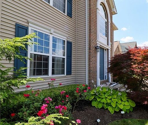 2nd image of 37961 Avalon Dr