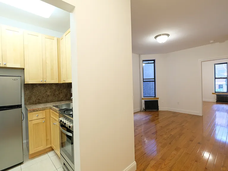 237 W 20th St #3B — Photo 5
