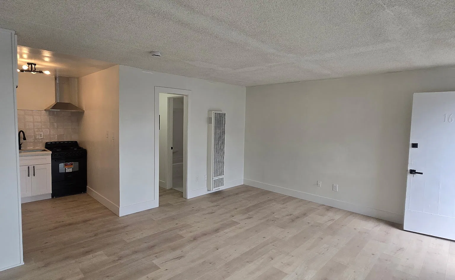 18216 Kingsdale Ave — Photo 2