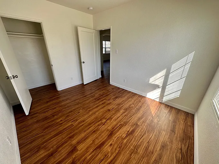 620 W Park Ave — Photo 10
