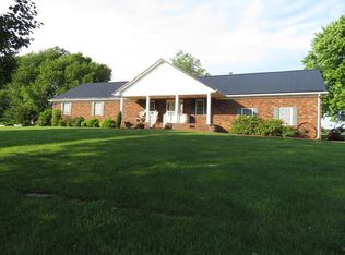 97 Daffodil Ln, Cedar Bluff, VA 24609