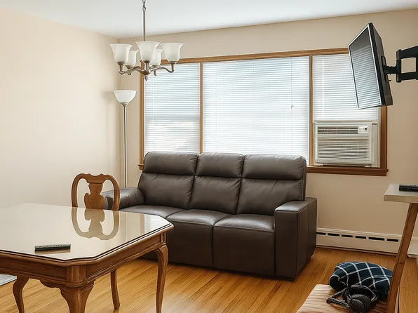 422 Cromwell Avenue image 9 of 16